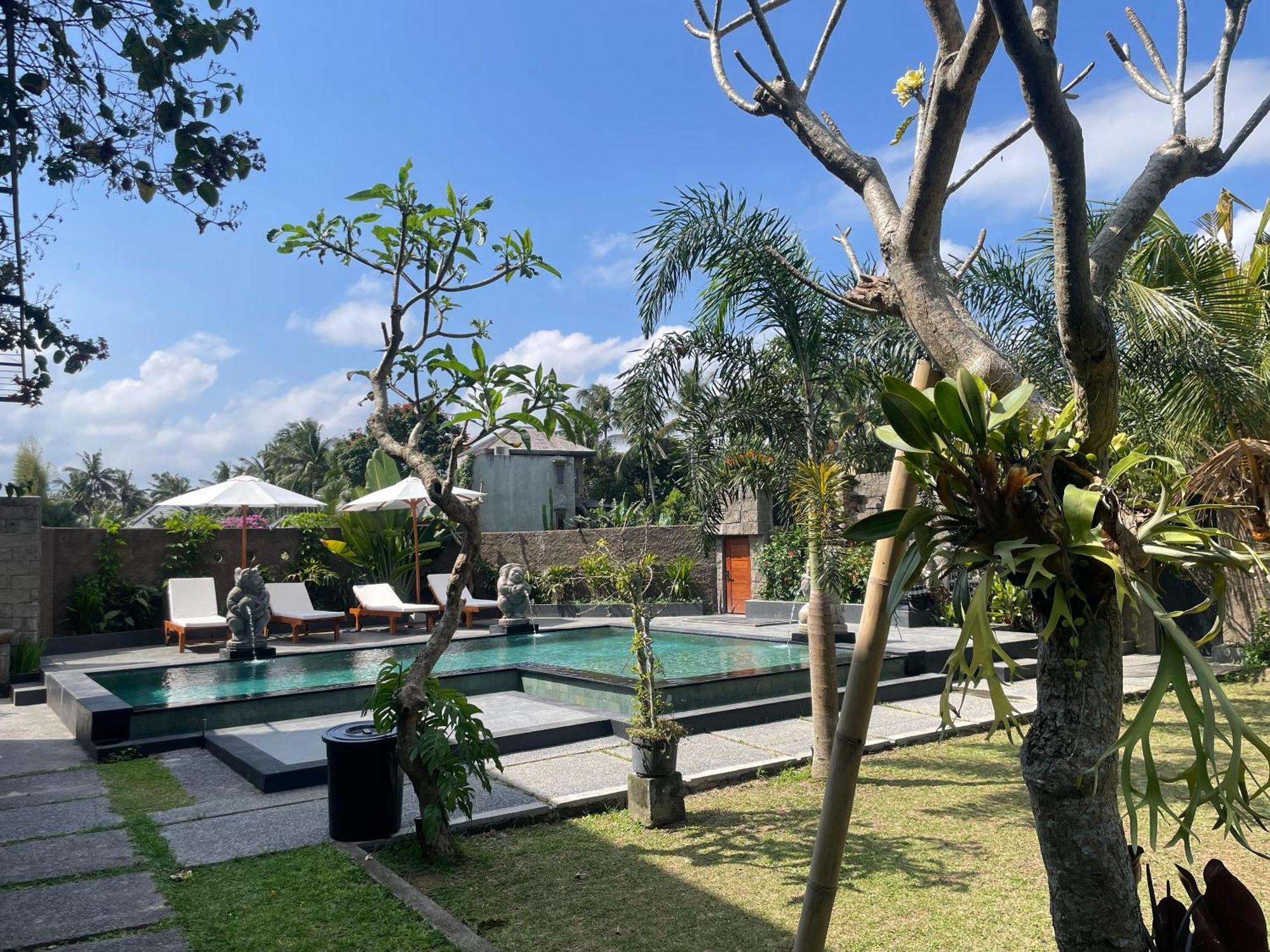 Nivaluma Hotel Ubud  Exterior photo