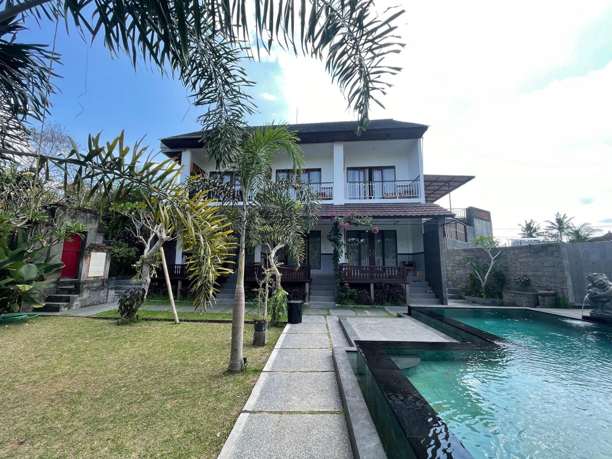 Nivaluma Hotel Ubud  Exterior photo